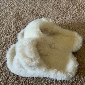 COPY - Vionic Slippers White Size 5